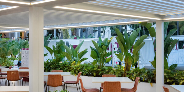 Terrassenüberdachung für Gastronomie B200XL von Brustor